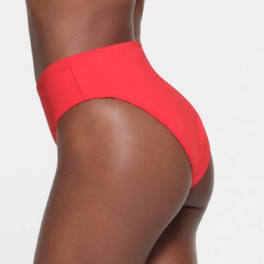 NWT SKIMS 
MID WAIST BOTTOM M - Picture 4 of 6